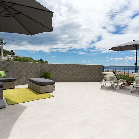 Apartments Lidija - Sea View Apartment With Exclusive Right Of Using Hot Tub Or Split Level Apartment With Exclusive Right Of Using Pool Podstrana Exteriér fotografie