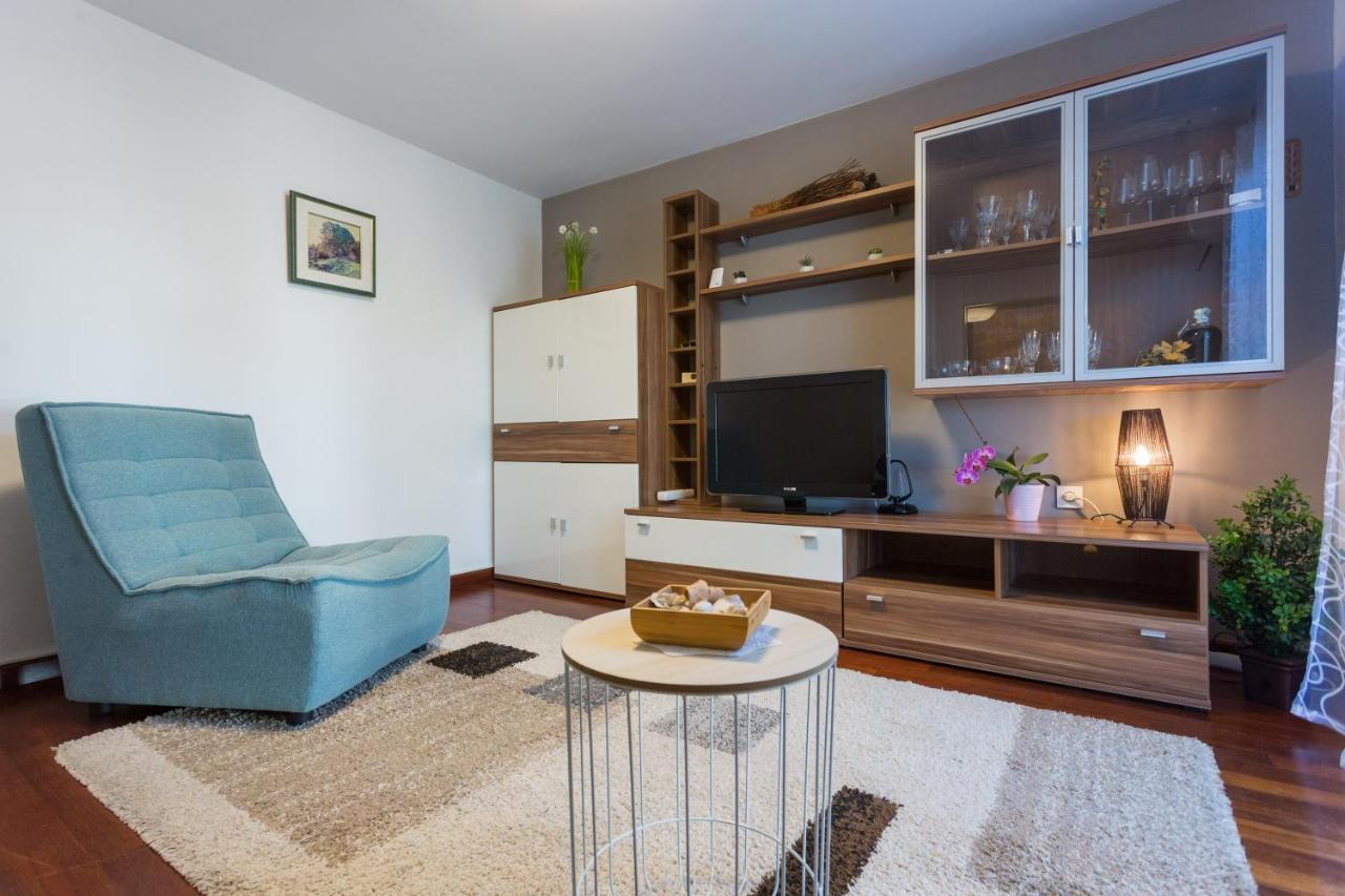 Apartments Lidija - Sea View Apartment With Exclusive Right Of Using Hot Tub Or Split Level Apartment With Exclusive Right Of Using Pool Podstrana Exteriér fotografie
