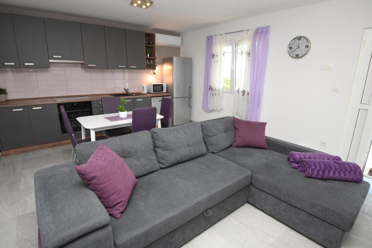 Apartments Lidija - Sea View Apartment With Exclusive Right Of Using Hot Tub Or Split Level Apartment With Exclusive Right Of Using Pool Podstrana Exteriér fotografie