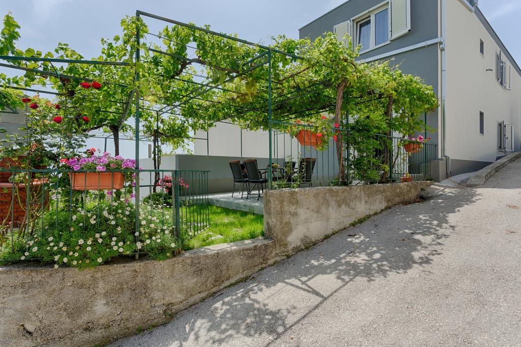 Apartments Lidija - Sea View Apartment With Exclusive Right Of Using Hot Tub Or Split Level Apartment With Exclusive Right Of Using Pool Podstrana Exteriér fotografie