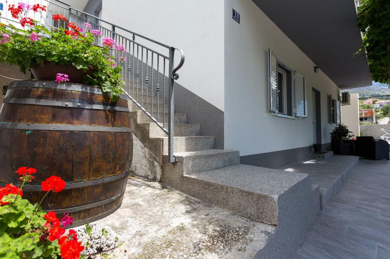 Apartments Lidija - Sea View Apartment With Exclusive Right Of Using Hot Tub Or Split Level Apartment With Exclusive Right Of Using Pool Podstrana Exteriér fotografie