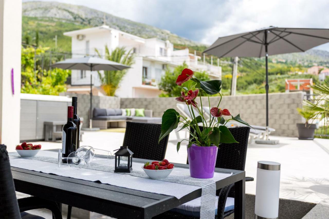 Apartments Lidija - Sea View Apartment With Exclusive Right Of Using Hot Tub Or Split Level Apartment With Exclusive Right Of Using Pool Podstrana Exteriér fotografie