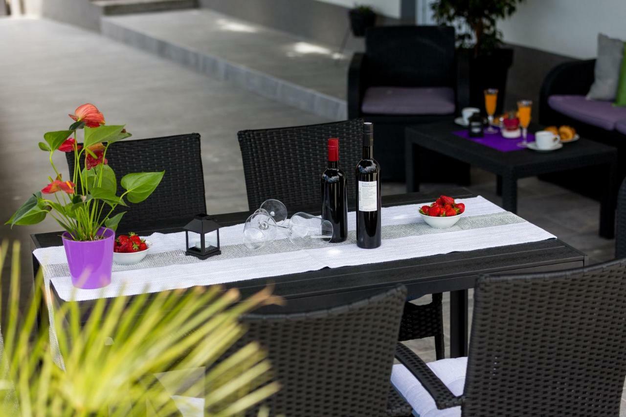 Apartments Lidija - Sea View Apartment With Exclusive Right Of Using Hot Tub Or Split Level Apartment With Exclusive Right Of Using Pool Podstrana Exteriér fotografie