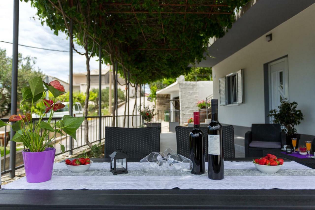Apartments Lidija - Sea View Apartment With Exclusive Right Of Using Hot Tub Or Split Level Apartment With Exclusive Right Of Using Pool Podstrana Exteriér fotografie
