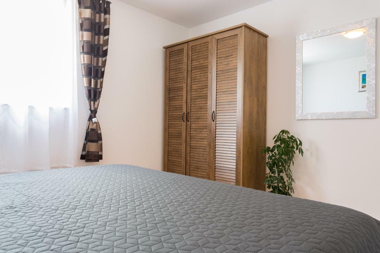 Apartments Lidija - Sea View Apartment With Exclusive Right Of Using Hot Tub Or Split Level Apartment With Exclusive Right Of Using Pool Podstrana Exteriér fotografie