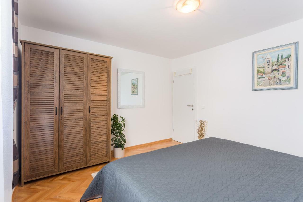 Apartments Lidija - Sea View Apartment With Exclusive Right Of Using Hot Tub Or Split Level Apartment With Exclusive Right Of Using Pool Podstrana Exteriér fotografie